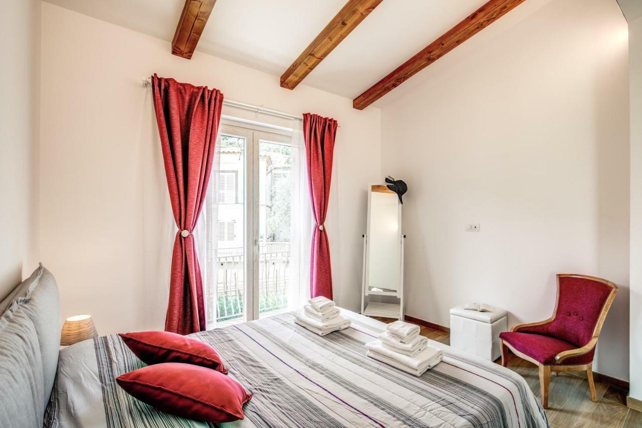 Chez Carme' Apartment ซอร์เรนโต ภายนอก รูปภาพ