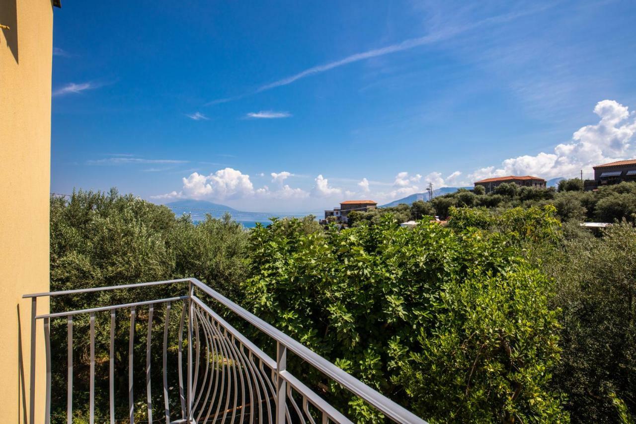Chez Carme' Apartment ซอร์เรนโต ภายนอก รูปภาพ