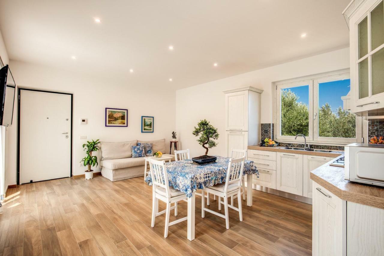 Chez Carme' Apartment ซอร์เรนโต ภายนอก รูปภาพ